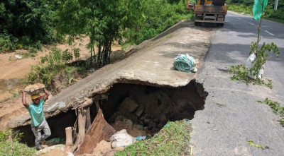 ঢাকা-সিলেট পুরাতন সড়কে ধস